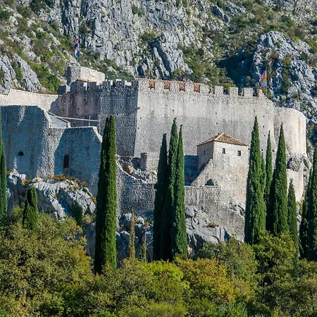 Castellum Canalis Willa Gruda