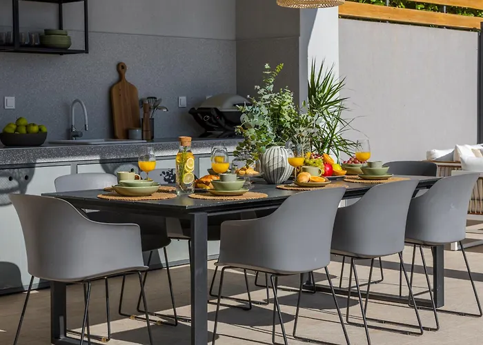 Castellum Canalis Villa *